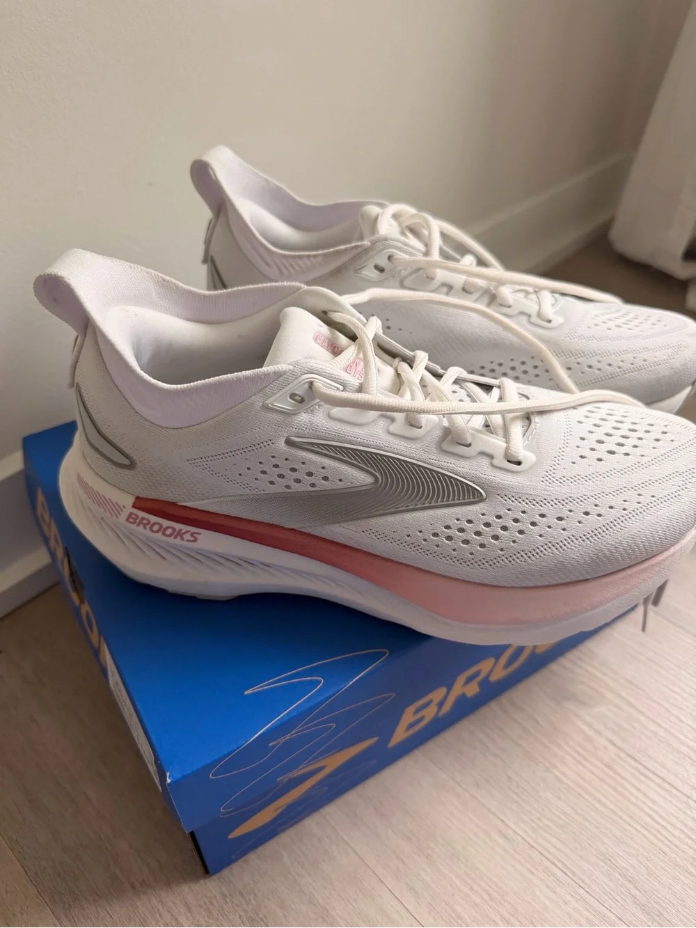 Brooks Glycerin GTS 23 running/walking sneakers - Picture 2 of 8